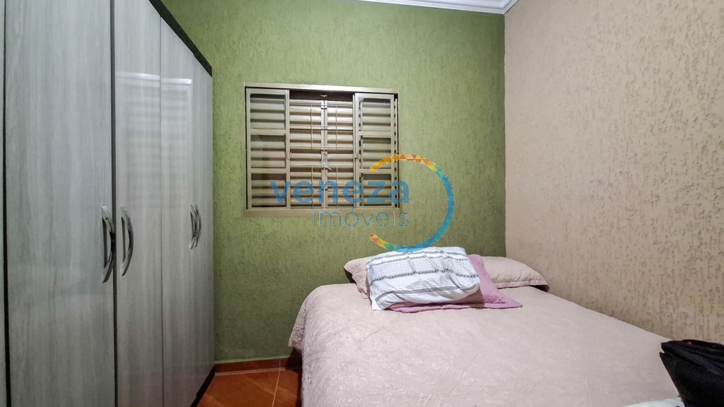 Casa Residencial à venda no bairro Neman Sahyun de Londrina com 116m<sup>2</sup> útil, 4 quartos, 2 vagas de garagem