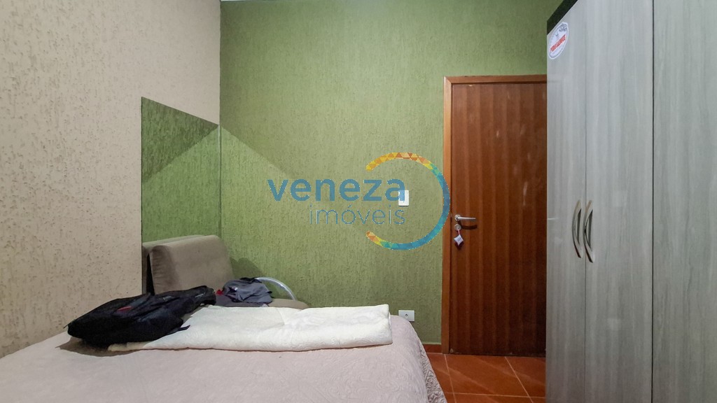 Casa Residencial à venda no bairro Neman Sahyun de Londrina com 116m<sup>2</sup> útil, 4 quartos, 2 vagas de garagem