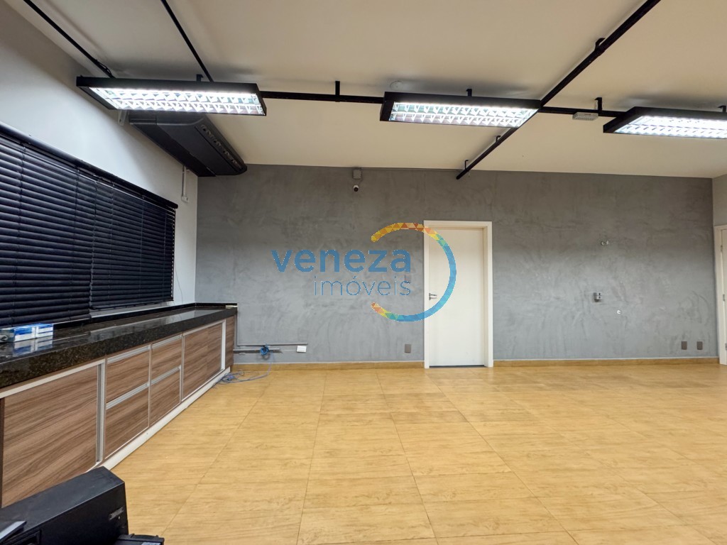 Casa Comercial para locação no bairro Ipiranga de Londrina com 229.64m<sup>2</sup> útil, 4 vagas de garagem