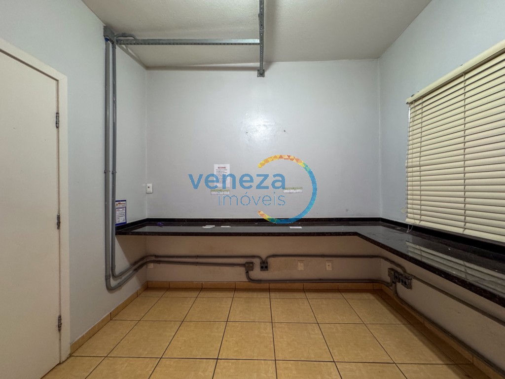 Casa Comercial para locação no bairro Ipiranga de Londrina com 229.64m<sup>2</sup> útil, 4 vagas de garagem