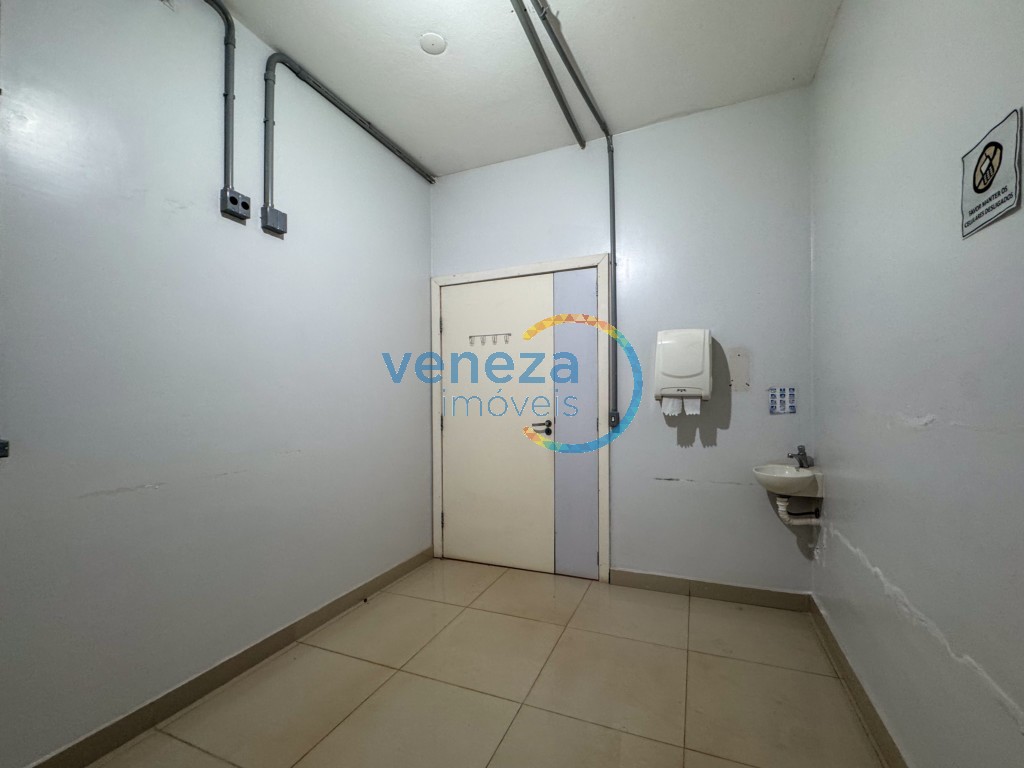 Casa Comercial para locação no bairro Ipiranga de Londrina com 229.64m<sup>2</sup> útil, 4 vagas de garagem