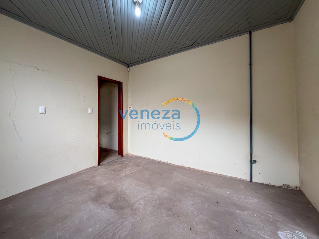 Casa Comercial para locação no bairro Ipiranga de Londrina com 229.64m<sup>2</sup> útil, 4 vagas de garagem