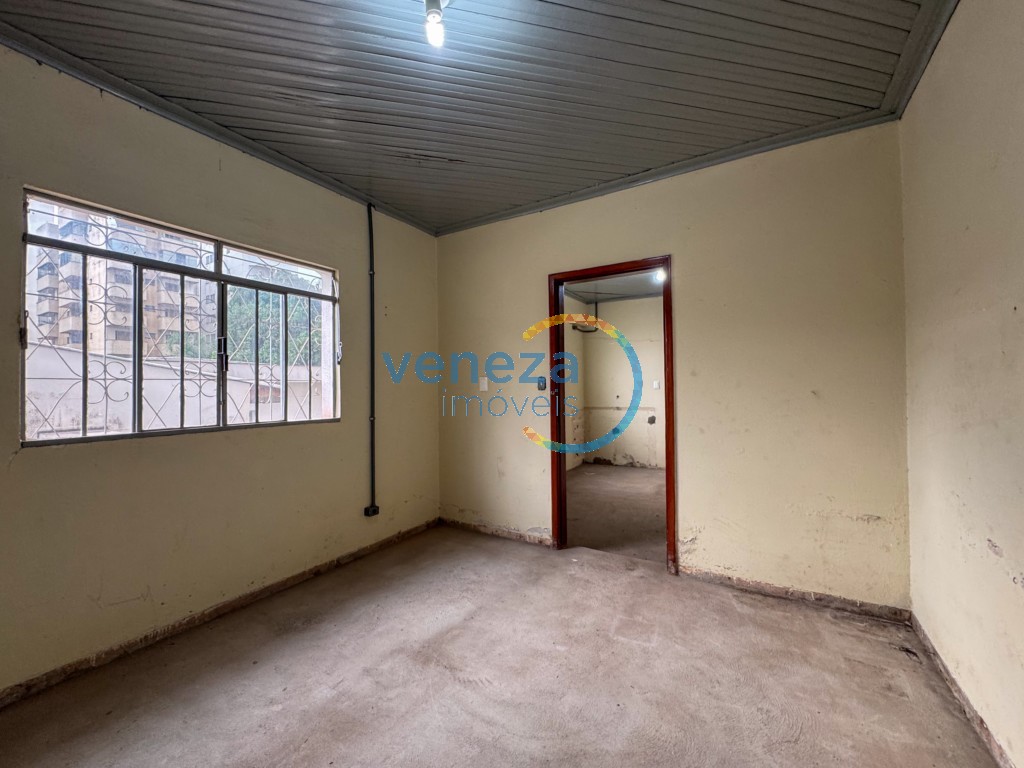 Casa Comercial para locação no bairro Ipiranga de Londrina com 229.64m<sup>2</sup> útil, 4 vagas de garagem
