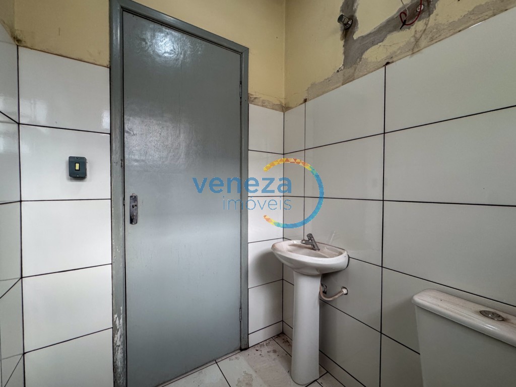 Casa Comercial para locação no bairro Ipiranga de Londrina com 229.64m<sup>2</sup> útil, 4 vagas de garagem