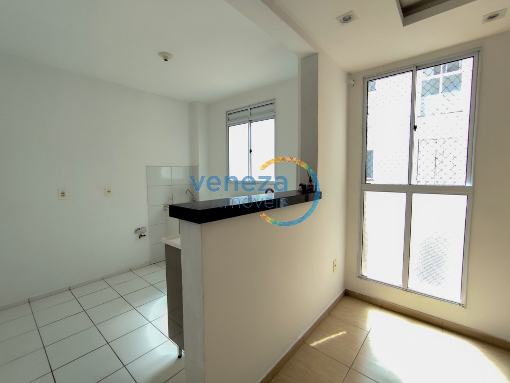 Apartamento à venda no bairro Ouro Verde de Londrina com 45m<sup>2</sup> útil, 2 quartos, 1 vaga de garagem