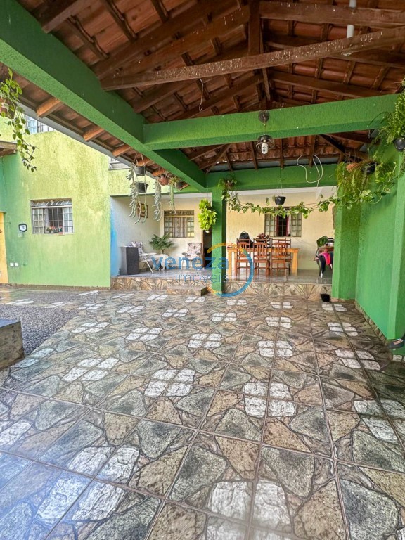 Casa Residencial para venda no Abussafe em Londrina com 180m² por R$ 330.000,00