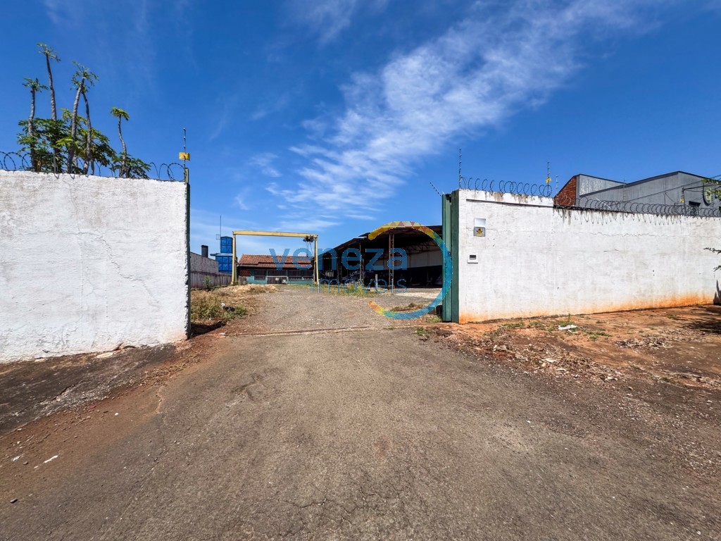 Barracão para locacao no Conjunto Habitacional Jose Belinati em Londrina com 400m² por R$ 13.000,00