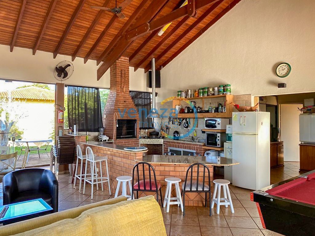 Chácara-imóvel-rural à venda no bairro Ilha do Sol de Primeiro de Maio com 1200m<sup>2</sup> útil, 5 quartos