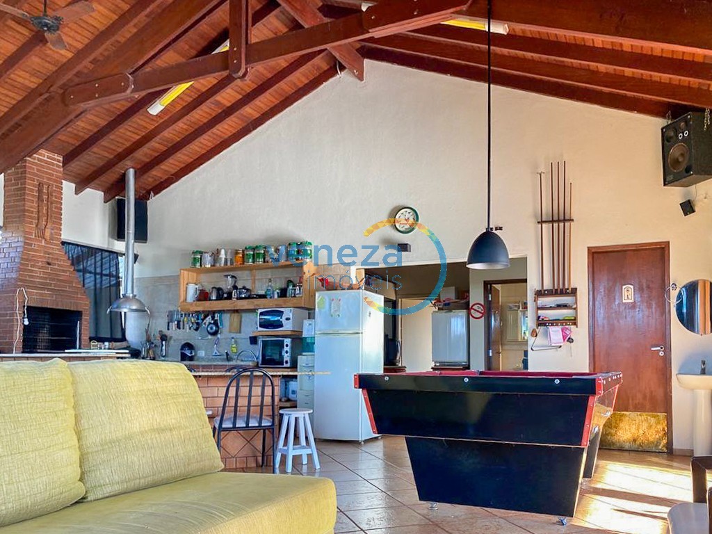 Chácara-imóvel-rural à venda no bairro Ilha do Sol de Primeiro de Maio com 1200m<sup>2</sup> útil, 5 quartos