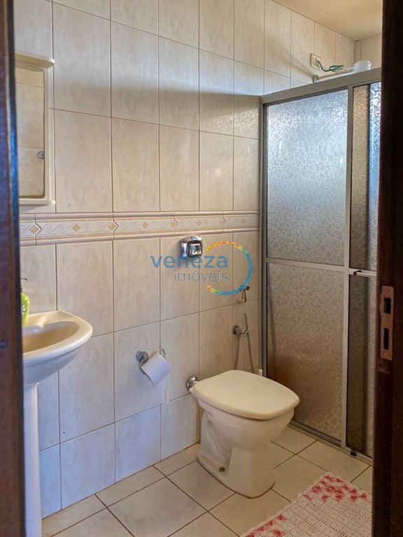 Chácara-imóvel-rural à venda no bairro Ilha do Sol de Primeiro de Maio com 1200m<sup>2</sup> útil, 5 quartos