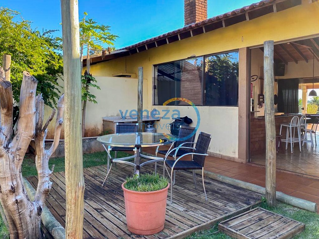 Chácara-imóvel-rural à venda no bairro Ilha do Sol de Primeiro de Maio com 1200m<sup>2</sup> útil, 5 quartos