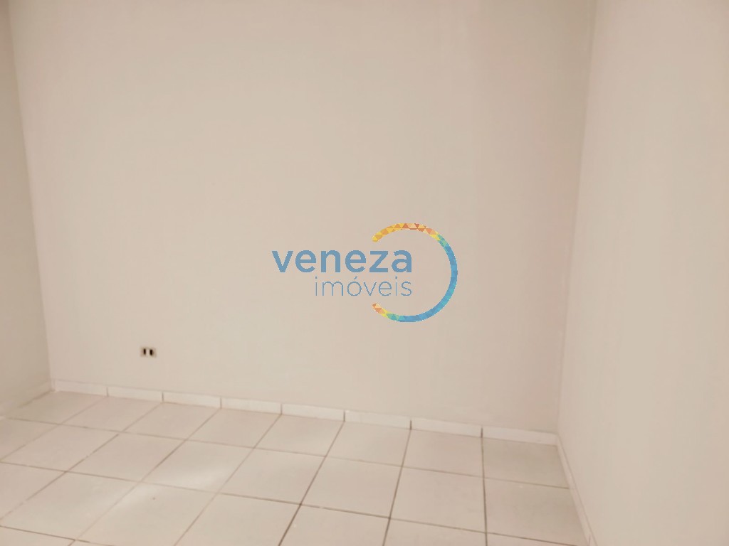 Apartamento à venda no bairro Jamaica de Londrina com 49m<sup>2</sup> útil, 2 quartos, 1 vaga de garagem