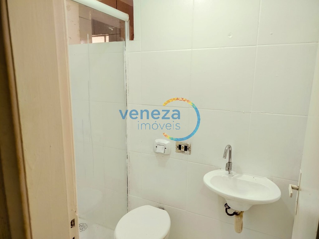 Apartamento à venda no bairro Jamaica de Londrina com 49m<sup>2</sup> útil, 2 quartos, 1 vaga de garagem