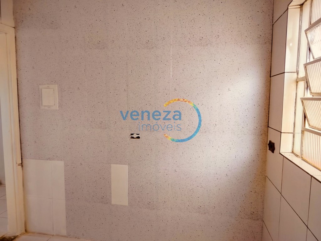 Apartamento à venda no bairro Jamaica de Londrina com 49m<sup>2</sup> útil, 2 quartos, 1 vaga de garagem