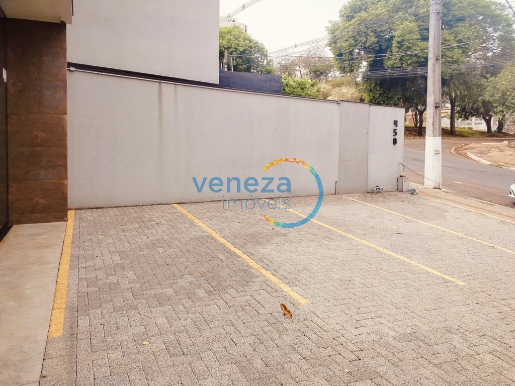 Salão-loja para locação no bairro Kennedy de Londrina com 226m<sup>2</sup> útil, 8 vagas de garagem