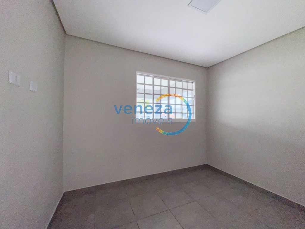 Casa Residencial à venda no bairro Barbeta de Londrina com 82m<sup>2</sup> útil, 2 quartos, 2 vagas de garagem