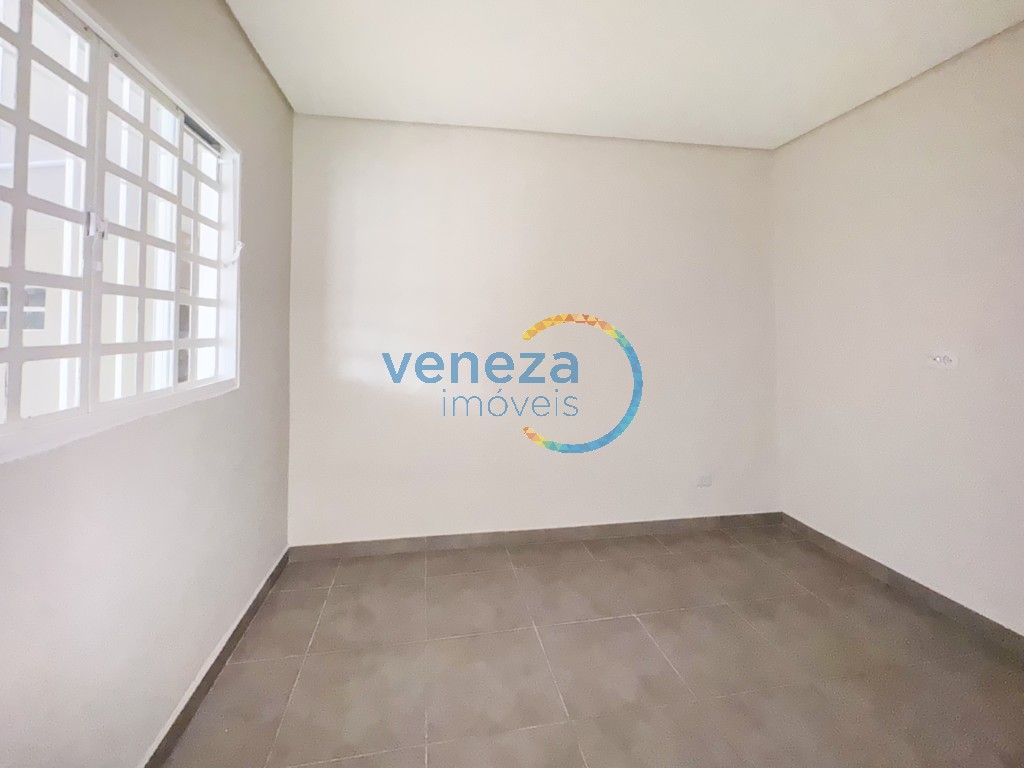 Casa Residencial à venda no bairro Barbeta de Londrina com 82m<sup>2</sup> útil, 2 quartos, 2 vagas de garagem