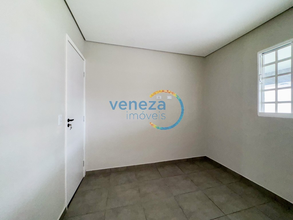 Casa Residencial à venda no bairro Barbeta de Londrina com 82m<sup>2</sup> útil, 2 quartos, 2 vagas de garagem