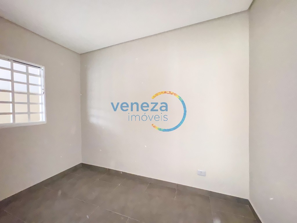 Casa Residencial à venda no bairro Barbeta de Londrina com 82m<sup>2</sup> útil, 2 quartos, 2 vagas de garagem