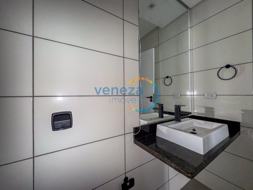 Casa Residencial à venda no bairro Barbeta de Londrina com 82m<sup>2</sup> útil, 2 quartos, 2 vagas de garagem