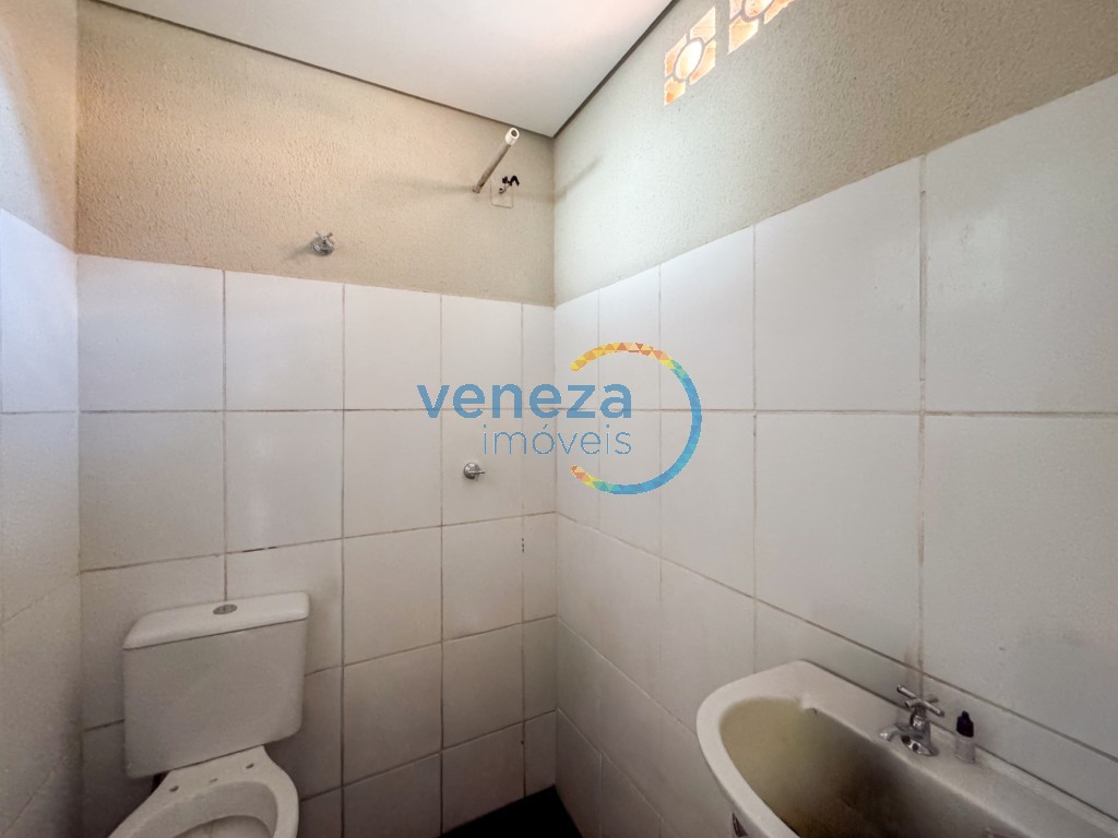 Casa Residencial à venda no bairro Barbeta de Londrina com 82m<sup>2</sup> útil, 2 quartos, 2 vagas de garagem