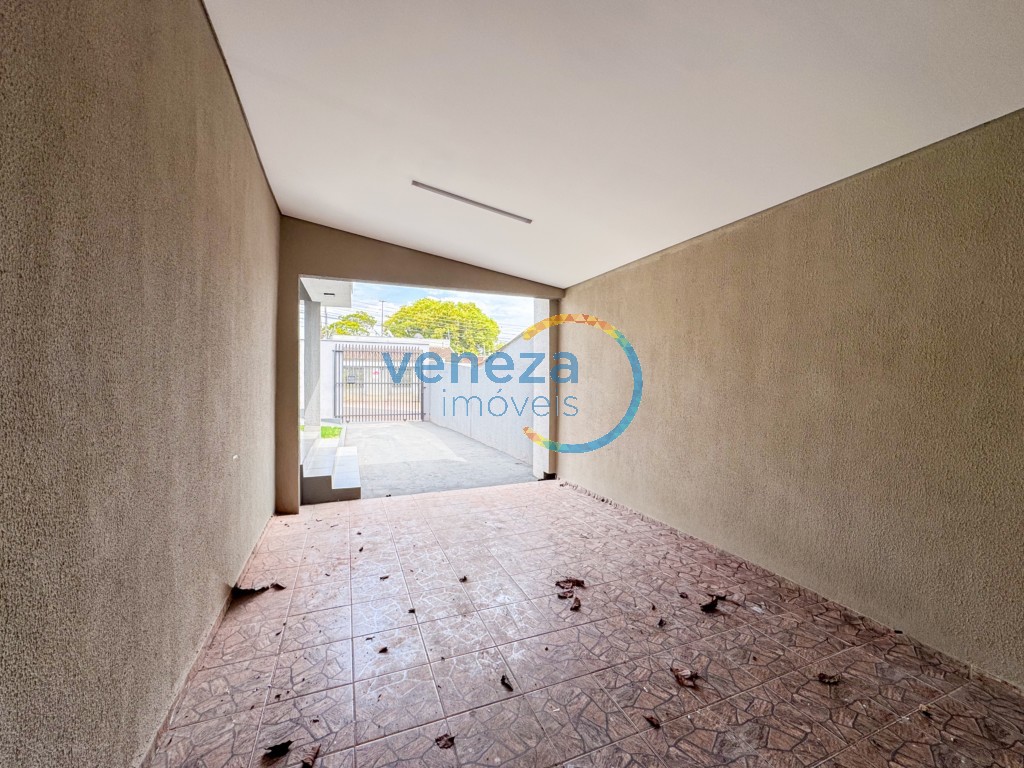 Casa Residencial à venda no bairro Barbeta de Londrina com 82m<sup>2</sup> útil, 2 quartos, 2 vagas de garagem