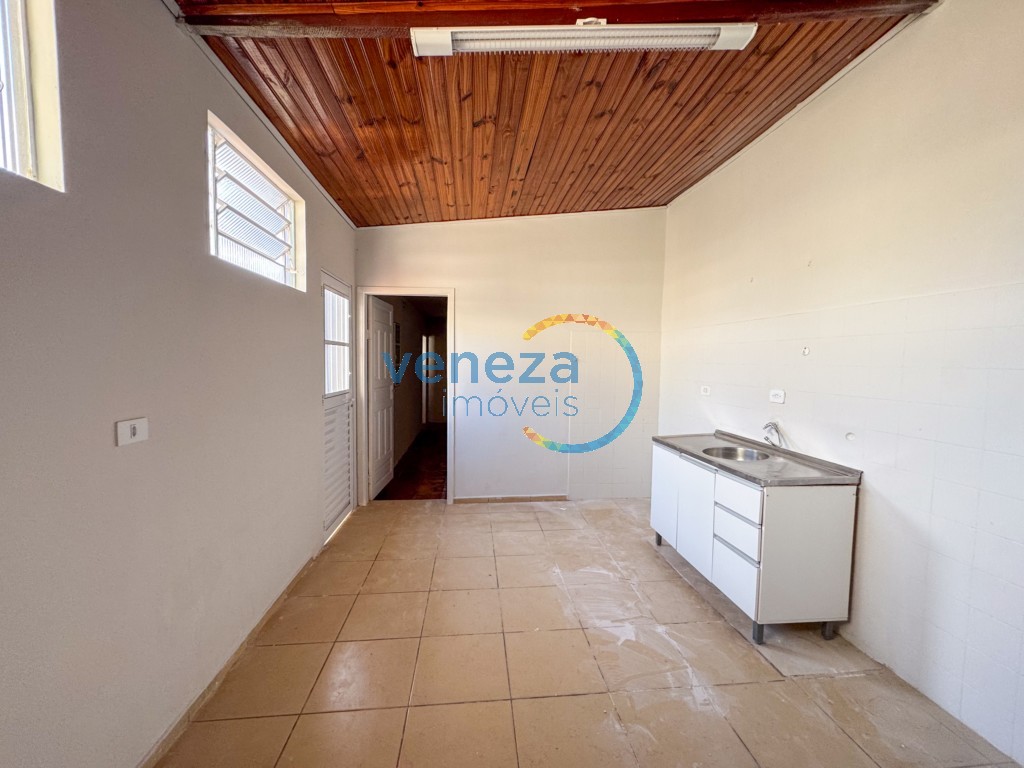 Casa Residencial à venda no bairro Ipanema de Londrina com 97.91m<sup>2</sup> útil, 4 quartos, 1 vaga de garagem