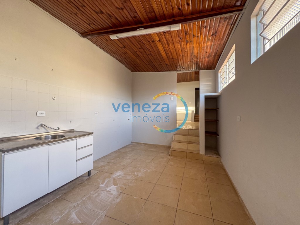 Casa Residencial à venda no bairro Ipanema de Londrina com 97.91m<sup>2</sup> útil, 4 quartos, 1 vaga de garagem