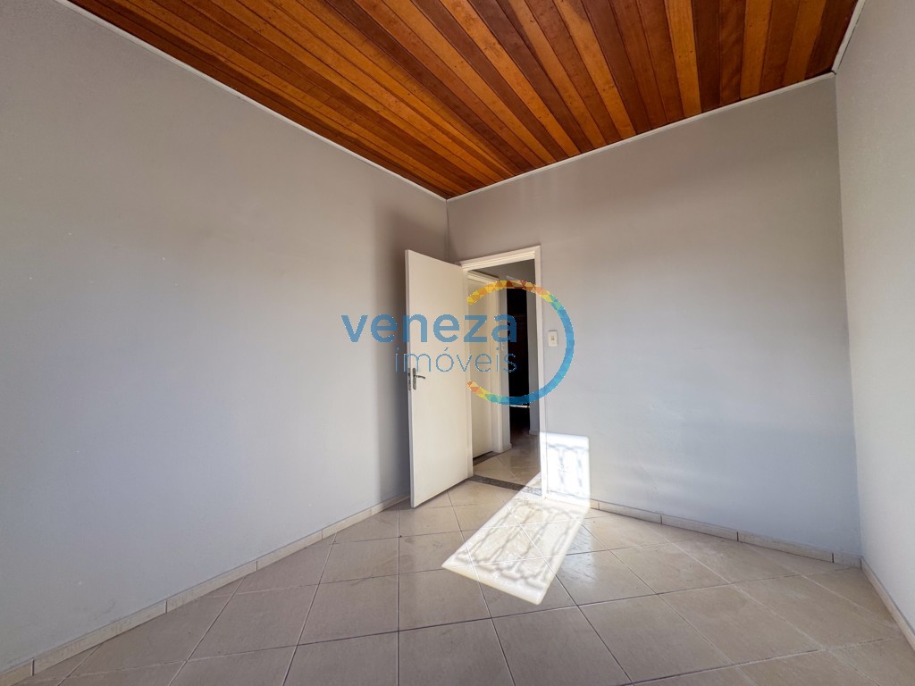 Casa Residencial à venda no bairro Ipanema de Londrina com 97.91m<sup>2</sup> útil, 4 quartos, 1 vaga de garagem