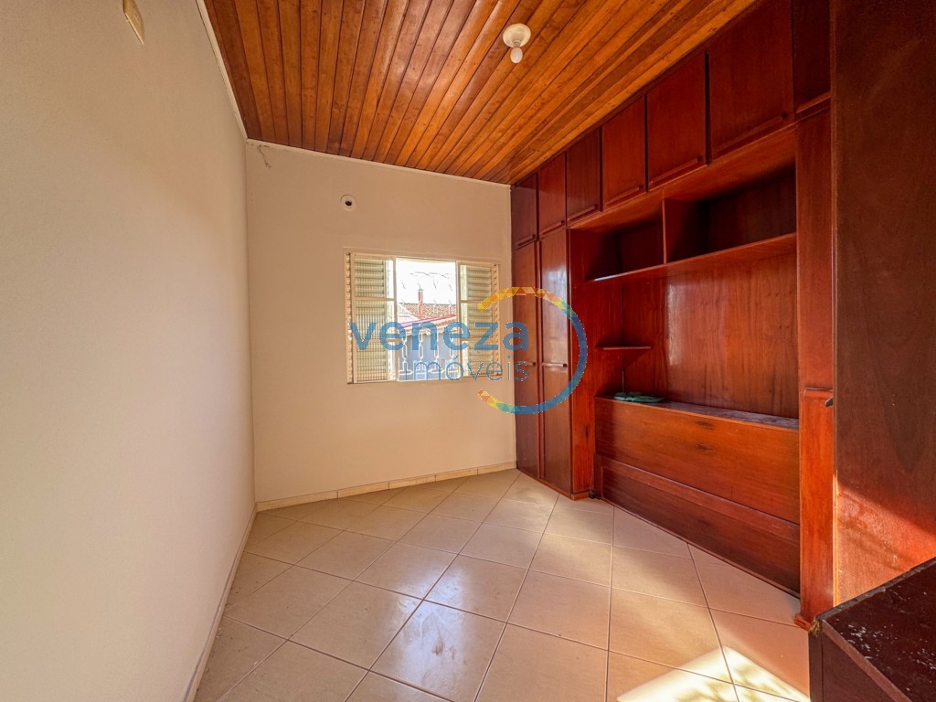 Casa Residencial à venda no bairro Ipanema de Londrina com 97.91m<sup>2</sup> útil, 4 quartos, 1 vaga de garagem