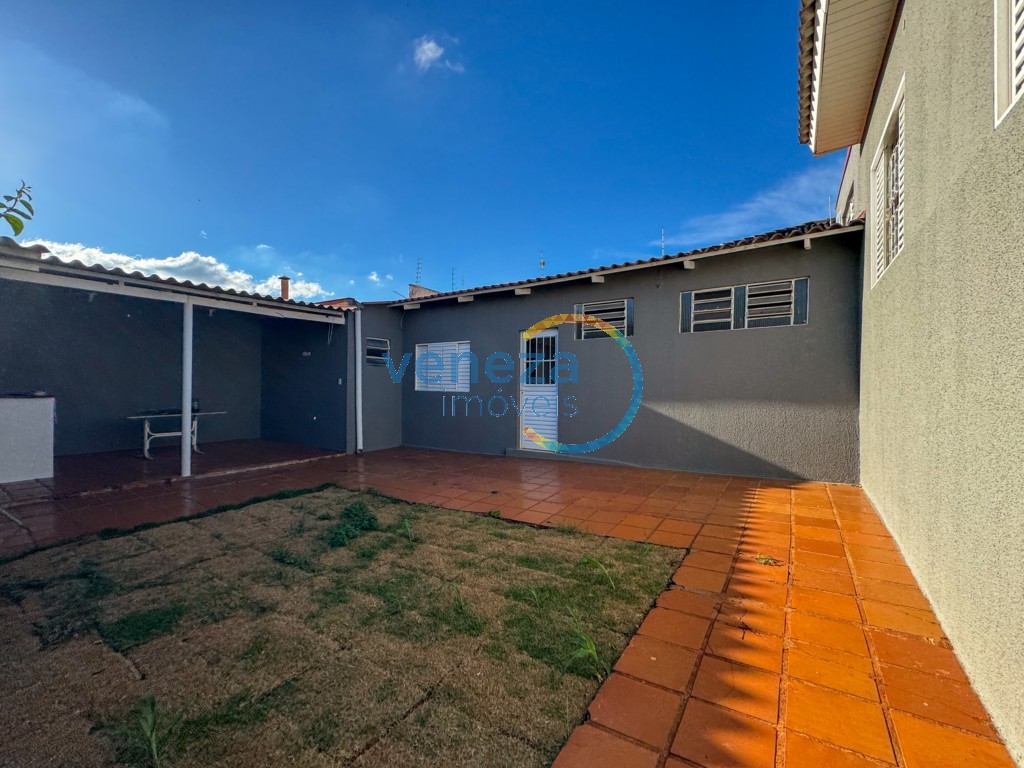 Casa Residencial à venda no bairro Ipanema de Londrina com 97.91m<sup>2</sup> útil, 4 quartos, 1 vaga de garagem