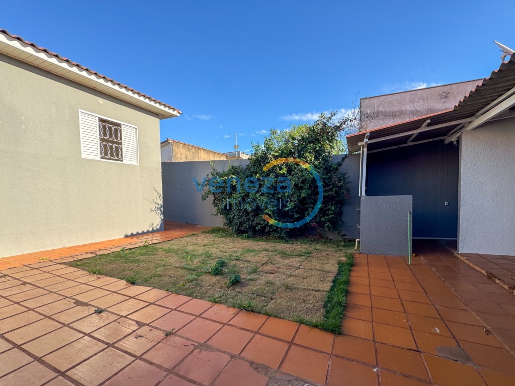 Casa Residencial à venda no bairro Ipanema de Londrina com 97.91m<sup>2</sup> útil, 4 quartos, 1 vaga de garagem