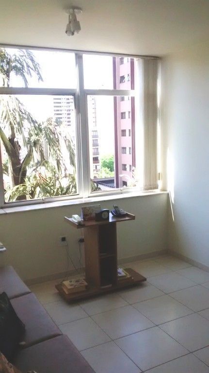 Sala à venda no bairro Centro de Londrina com 85.59m<sup>2</sup> útil, 1 vaga de garagem