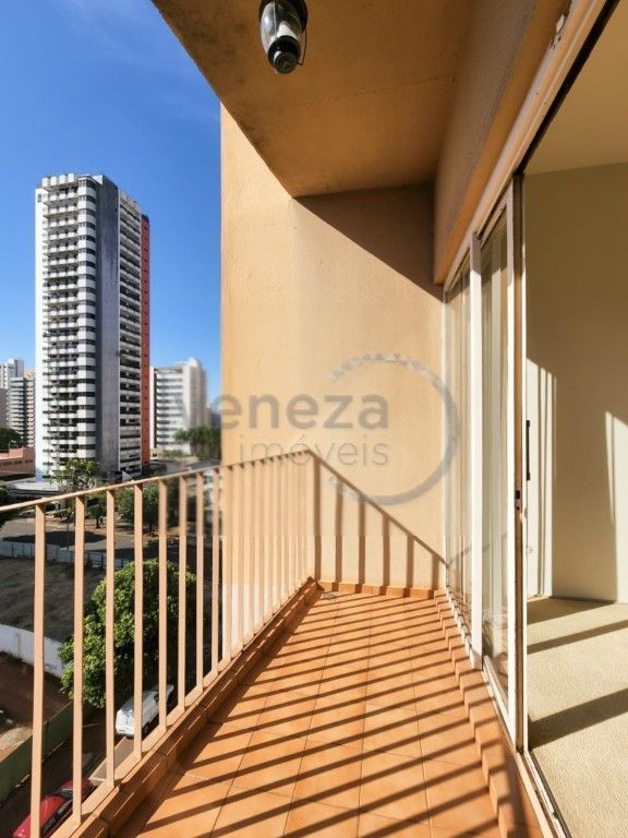 Apartamento à venda no bairro Centro de Londrina com 66.65m<sup>2</sup> útil, 2 quartos, 1 vaga de garagem