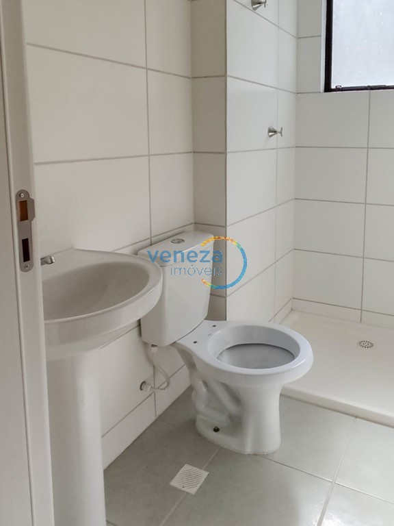 Apartamento à venda no bairro Maria Celina de Londrina com 48.96m<sup>2</sup> útil, 2 quartos, 1 vaga de garagem