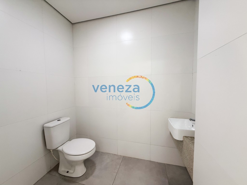 Casa Comercial à venda no bairro Centro de Londrina com 180m<sup>2</sup> útil, 4 vagas de garagem