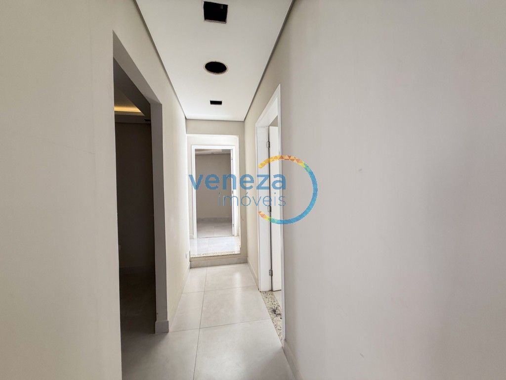 Casa Comercial à venda no bairro Centro de Londrina com 180m<sup>2</sup> útil, 4 vagas de garagem