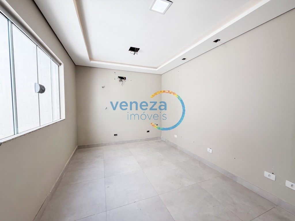 Casa Comercial à venda no bairro Centro de Londrina com 180m<sup>2</sup> útil, 4 vagas de garagem