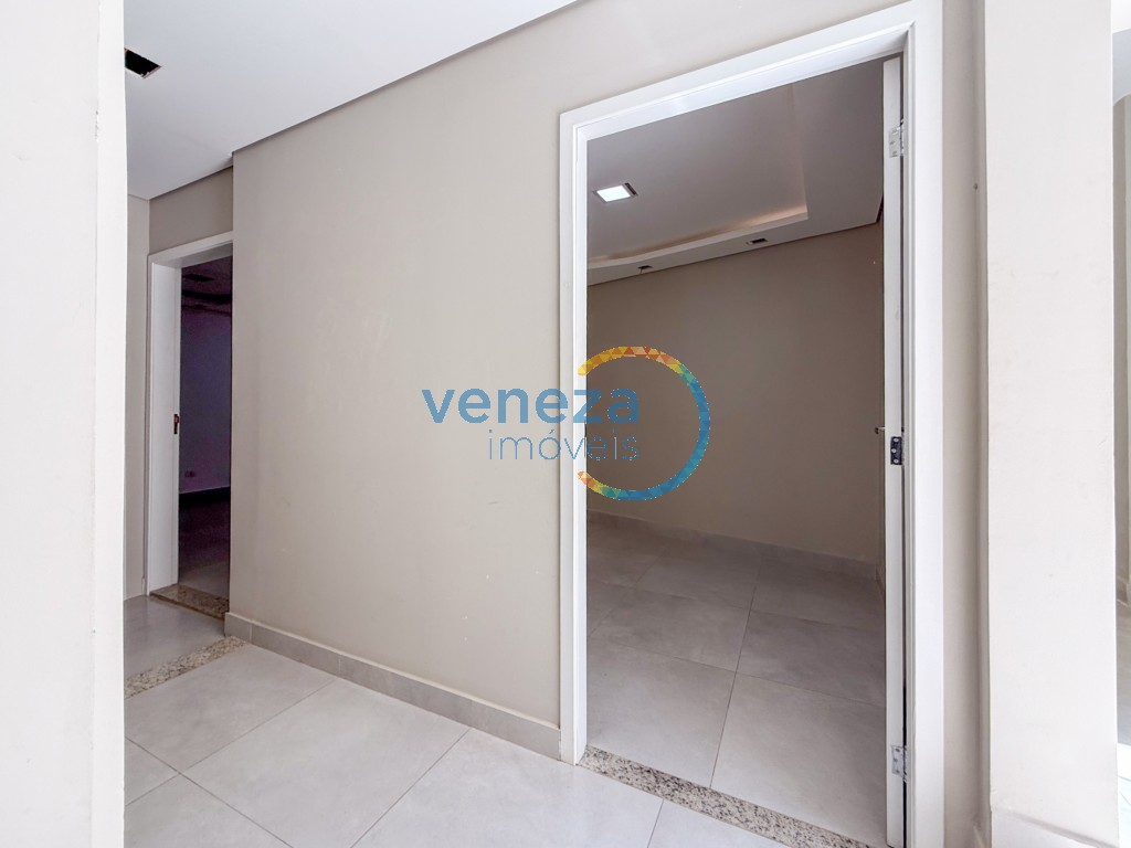 Casa Comercial à venda no bairro Centro de Londrina com 180m<sup>2</sup> útil, 4 vagas de garagem