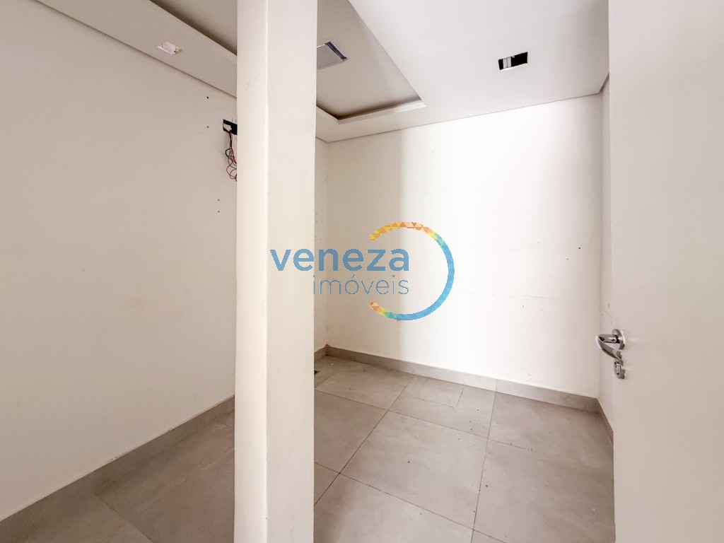 Casa Comercial à venda no bairro Centro de Londrina com 180m<sup>2</sup> útil, 4 vagas de garagem