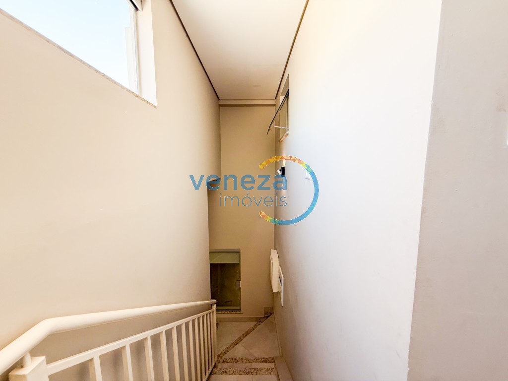 Casa Comercial à venda no bairro Centro de Londrina com 180m<sup>2</sup> útil, 4 vagas de garagem