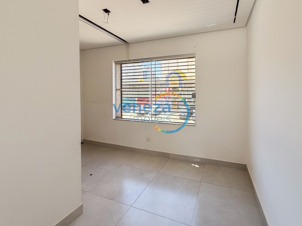 Casa Comercial à venda no bairro Centro de Londrina com 180m<sup>2</sup> útil, 4 vagas de garagem