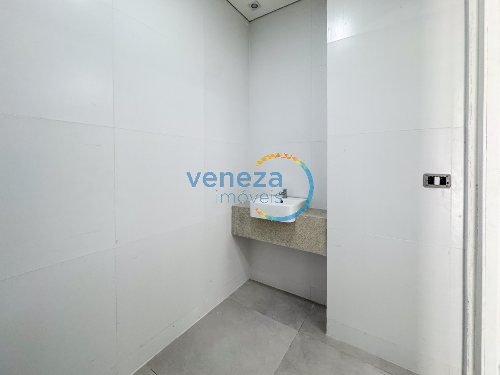 Casa Comercial à venda no bairro Centro de Londrina com 180m<sup>2</sup> útil, 4 vagas de garagem