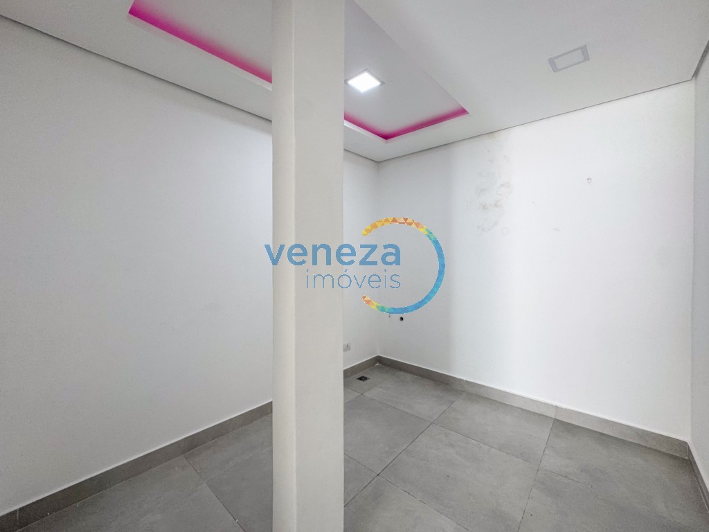 Casa Comercial à venda no bairro Centro de Londrina com 180m<sup>2</sup> útil, 4 vagas de garagem