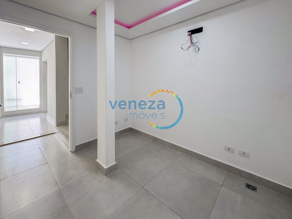 Casa Comercial à venda no bairro Centro de Londrina com 180m<sup>2</sup> útil, 4 vagas de garagem