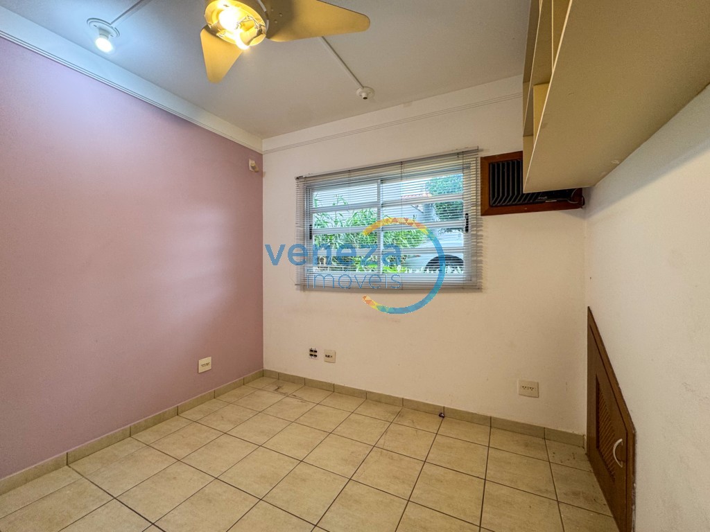 Prédio Comercial à venda no bairro Guanabara de Londrina com 141.79m<sup>2</sup> útil, 7 vagas de garagem