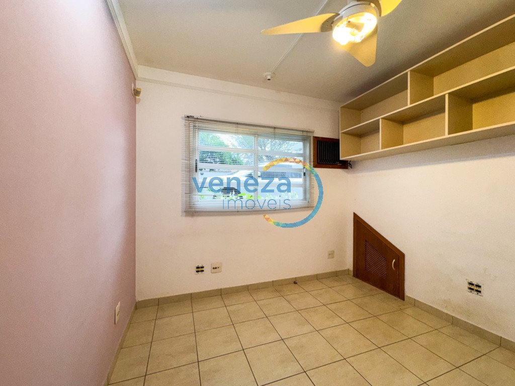 Prédio Comercial à venda no bairro Guanabara de Londrina com 141.79m<sup>2</sup> útil, 7 vagas de garagem