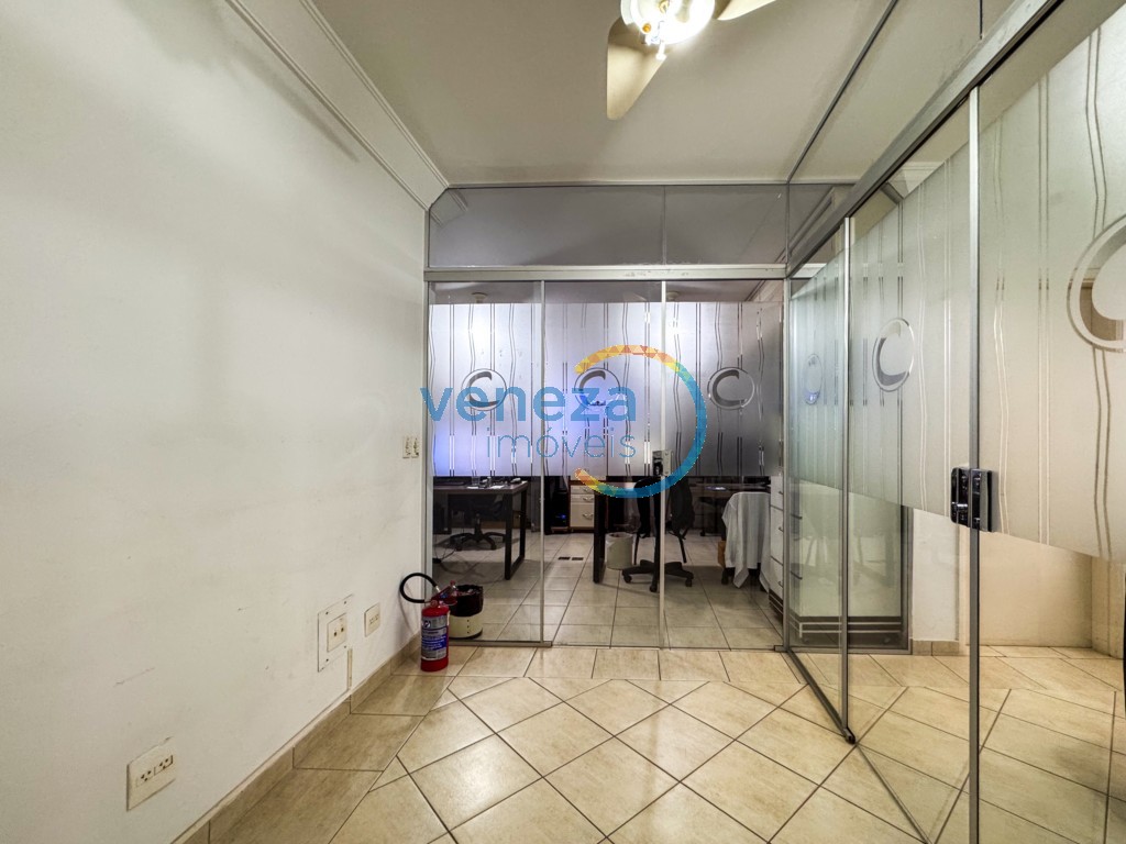 Prédio Comercial à venda no bairro Guanabara de Londrina com 141.79m<sup>2</sup> útil, 7 vagas de garagem