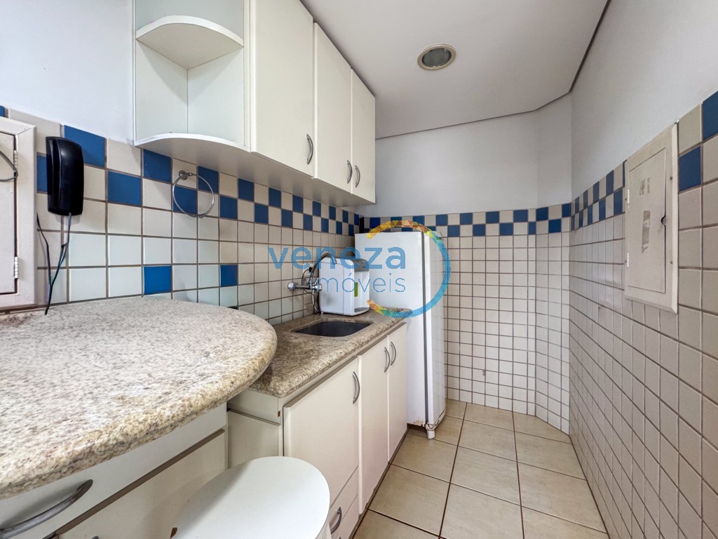 Prédio Comercial à venda no bairro Guanabara de Londrina com 141.79m<sup>2</sup> útil, 7 vagas de garagem