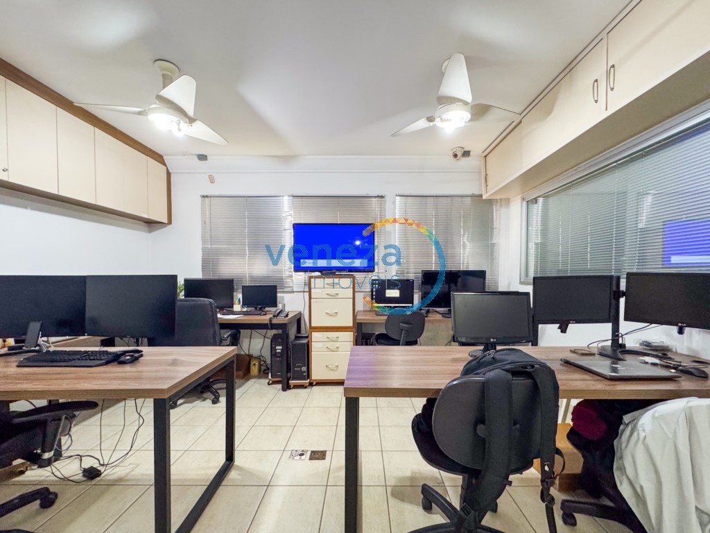 Prédio Comercial à venda no bairro Guanabara de Londrina com 141.79m<sup>2</sup> útil, 7 vagas de garagem